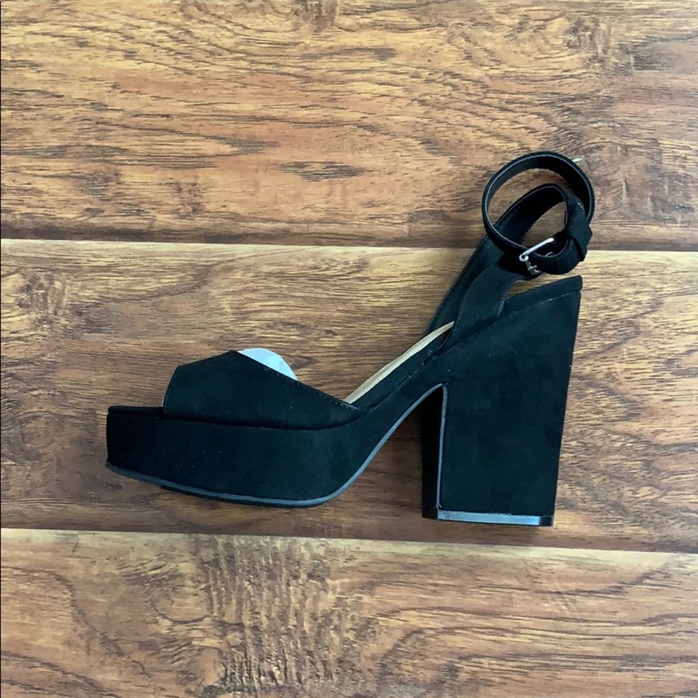 NWOT Size 9 Justfab black dress sandals.